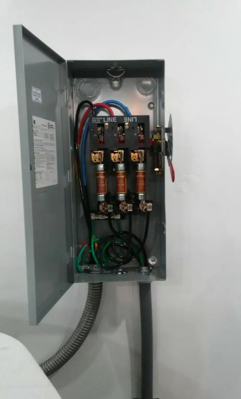 Three-phase disconnect switch installed for Smoke Detector Installation in Denmark